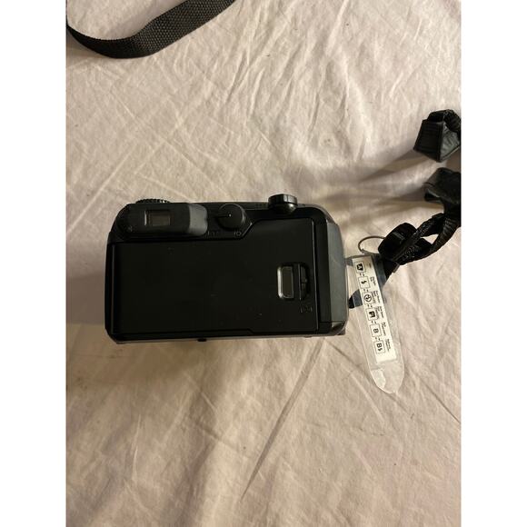 Pentax IQZoom 200 35mm Point & Shoot Film Camera w/ Case & Manual - Picture 4 of 5